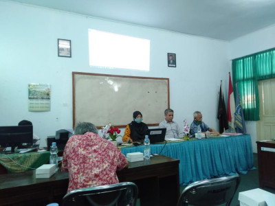 RAPAT DALAM KANTOR PENYUSUNAN PROGRAM SERTIFIKASI SISWA