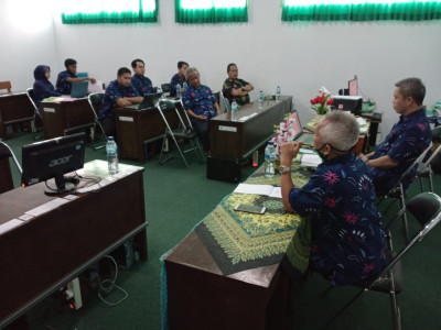 RAPAT DALAM KANTOR PENYUSUNAN PROGRAM PKL 