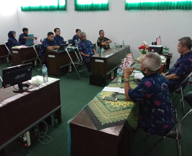 RAPAT DALAM KANTOR PENYUSUNAN PROGRAM PKL 