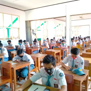 PENILAIAN TENGAH SEMESTER (PTS) ON LINE DITENGAH PANDEMI COVID-19