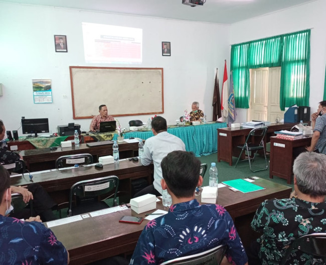 RAPAT DALAM KANTOR PENYEMPURNAAN DRAF DOKUMEN