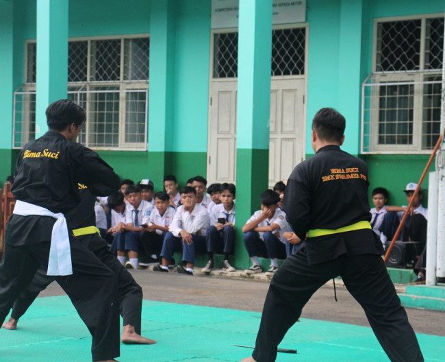 Pencak Silat (Bima Suci)