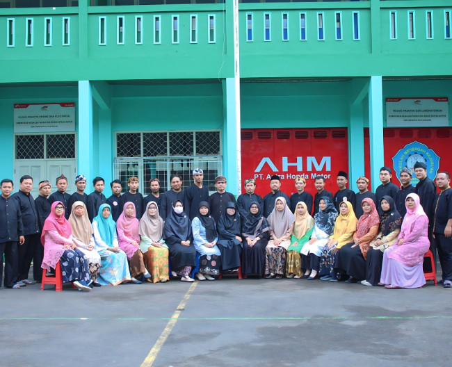 GURU SMK SWADAYA PUI KUNINGAN